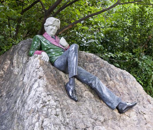 The Irish writer Oscar Wilde is buried in Pere Lachaise cemetery.